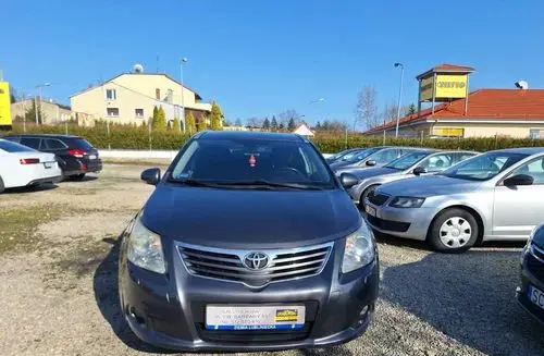 TOYOTA Avensis 